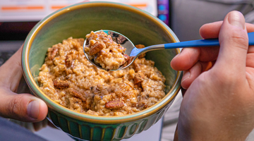Oatmeal Before Bed: The Best Bedtime Meal to Help You Sleep Better